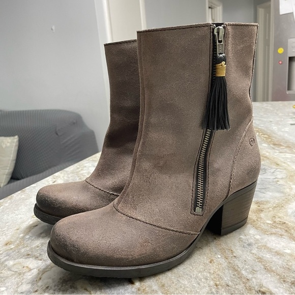 Born Salazar Tassel Distressed Leather Western Ankle Boots Women’s 9.5 - Picture 1 of 10